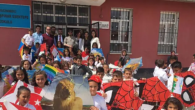 Cihanbeyli Belediyesi Gençlik Meclis'inden uçurtma projesi
