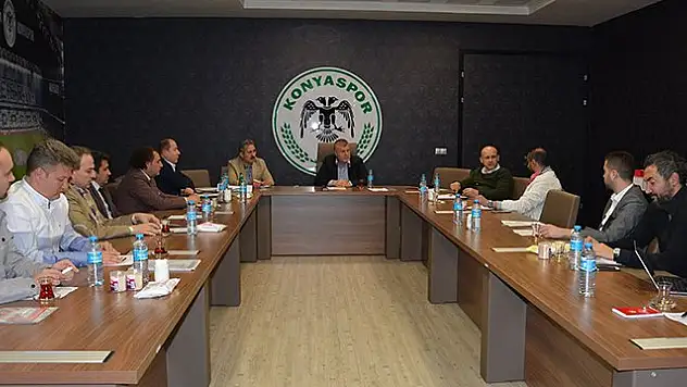 Yönetim maç öncesi toplandı