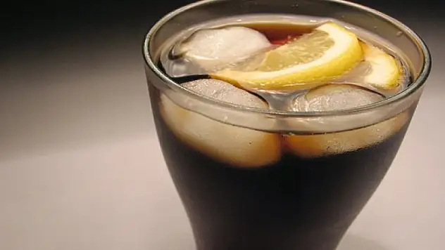 Kola içenler dikkat: Felç bırakıyor