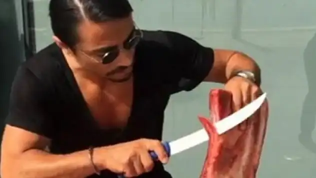 Nusret'in videosundaki 'sinek' gözden kaçmadı!