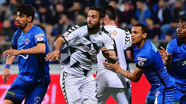 Konyaspor'da Vukovic düdükten sonra kart gördü