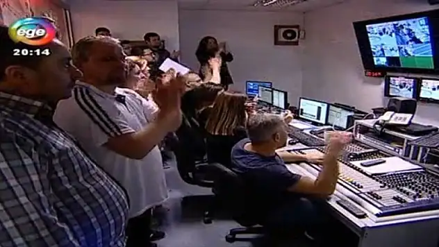 23 yıllık televizyon kapandı, canlı yayında herkes ağladı