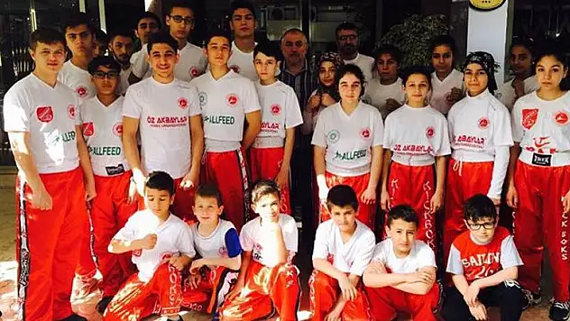 Konyalı kick bokscular fırtına gibi esti