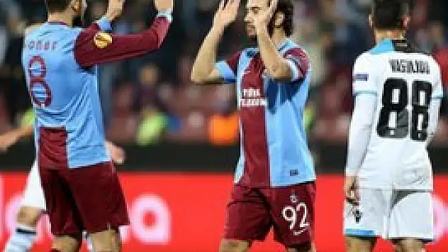 Fırtına Avni Aker'de esti