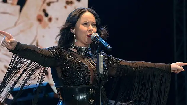 Selçuk Üniversitesi'nde Şebnem Ferah rüzgarı