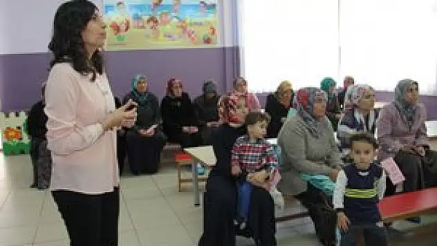 TOKİ Anaokulu'nda annelere eğitim
