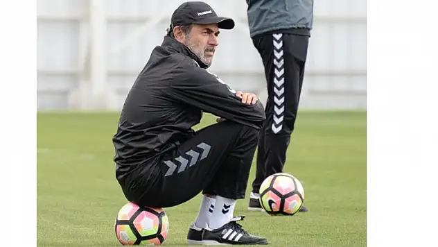 Aykut Kocaman, takımla toplantı yapacak