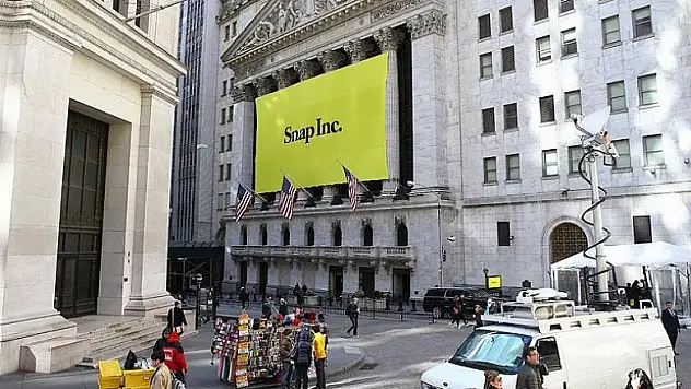 Snapchat ilk çeyrekte zarar etti