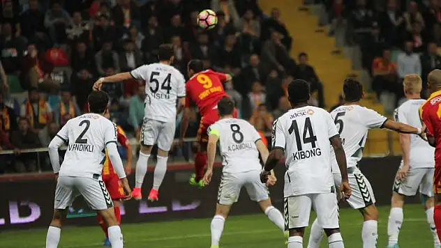 Konyaspor'da bambaşka bir savunma