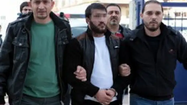 Kan davalısını silahla öldürdü