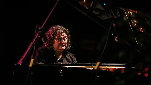 Piyanist Uğurlu: İstanbul'dan barış mesajı vereceğiz