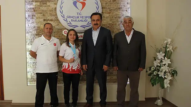 Dünya ikincisi, Ersöz'ü ziyaret etti