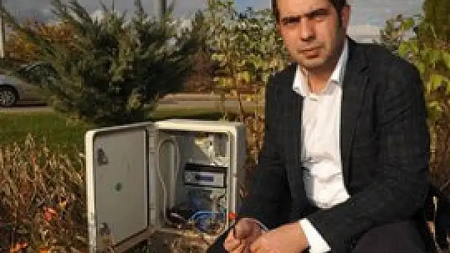 Güneş ve neme göre sulama yapan cihaz