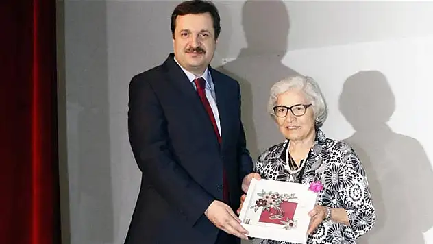 79 yaşında diploma heyecanı