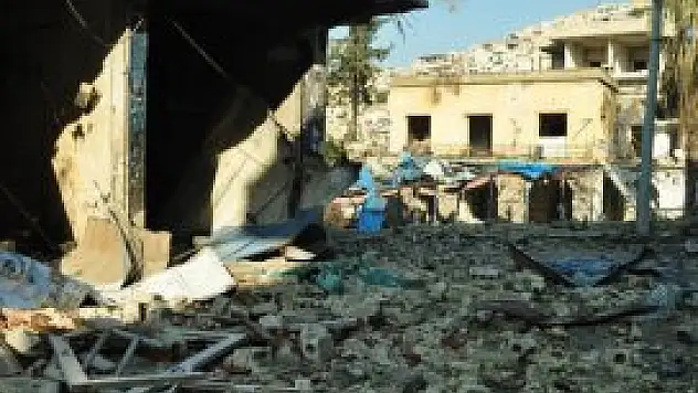 Esed'in uçakları yine bomba yağdırdı