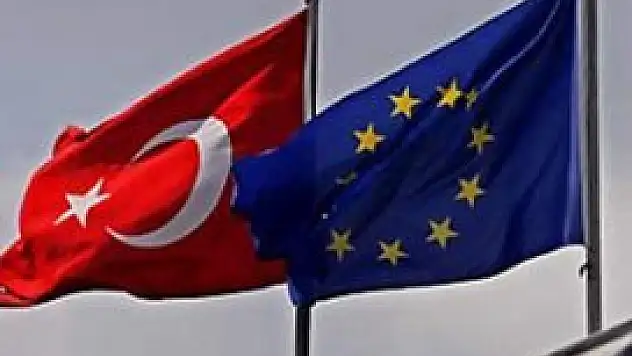 Türk vatandaşlara vizesiz AB yolu açıldı
