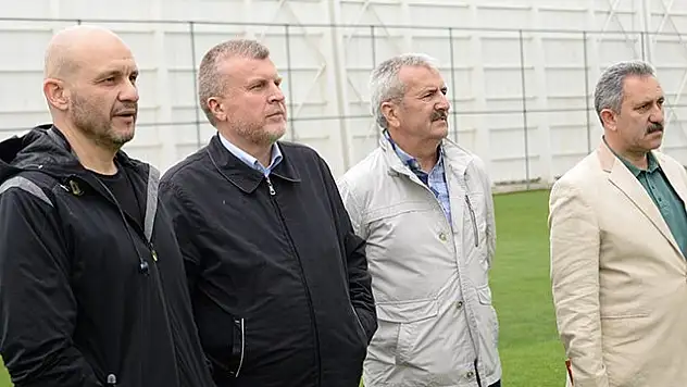 Konyaspor yönetimi idmanda