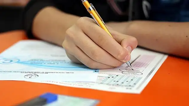 Mazeret sınavlarının ilk gün oturumu başladı