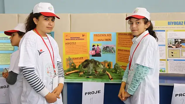 Halkapınar'da '4006 TÜBİTAK Bilim Fuarı' açıldı