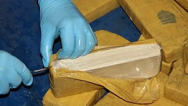 Adliyeden uyuşturucu çalanlara 18'er yıl hapis