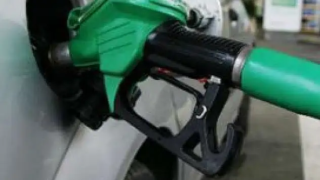 LPG'den sonra benzine de zam geldi!