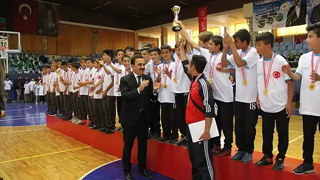 Bahar Turnuvaları ödül töreni yapıldı