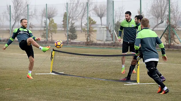Konyaspor'da Akhisar maçının son rötuşları yapılıyor
