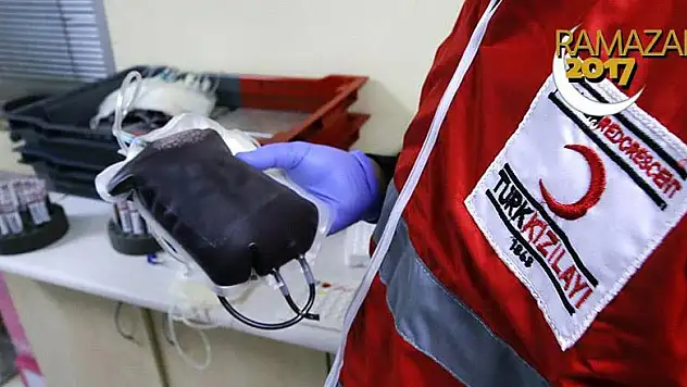 Kan bağışına ramazan mesaisi