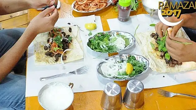 'İftarda ayran sahurda süt içilmeli'