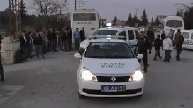 Bıçak sapıyla başından yaralandı