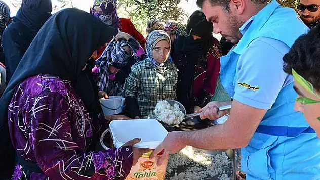 Türkiye'den Azez'e 'ilk iftar' için yardım