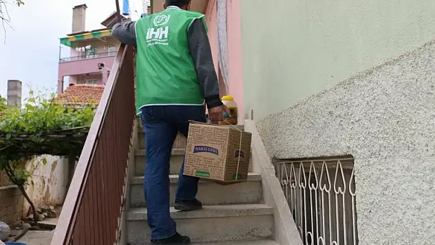 Konya İHH Ilgın'da Ramazan kumanyası dağıttı