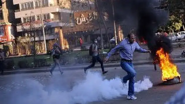 Darbe karşıtı gösterilerde 73 gözaltı