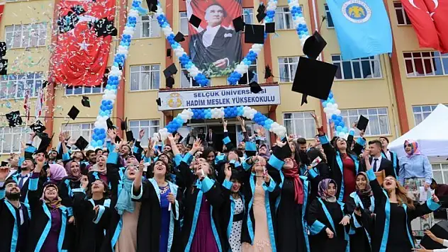 Hadim Meslek Yüksekokulu'nda mezuniyet töreni gerçekleştirildi