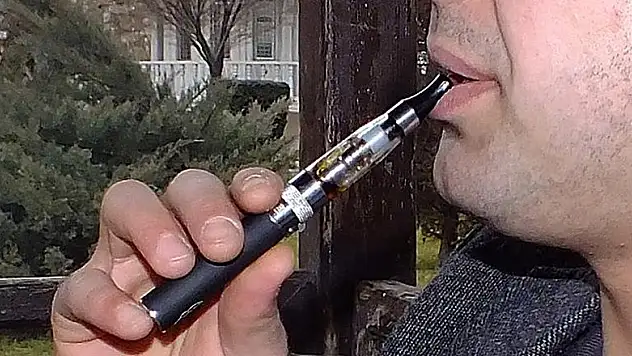 'Elektronik sigarada esas hedef gençler'