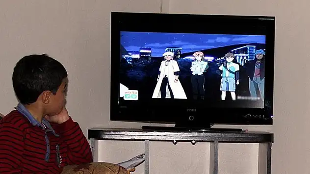 Çocuk odalarındaki televizyon obezite riskini artırıyor