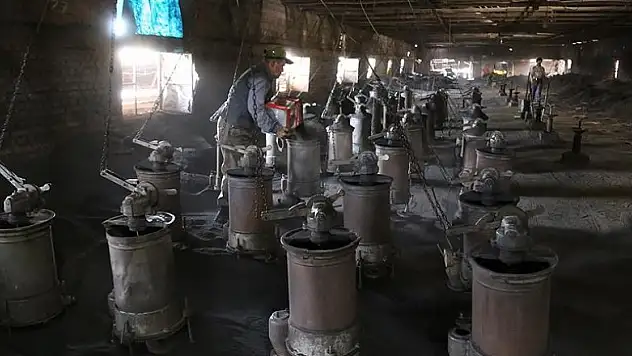 Bin dereceyi bulan fırının başında oruç tutuyorlar