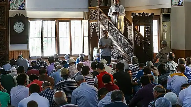 Ramazanda engellilere işaret diliyle cuma hutbesi