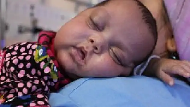 Hülya bebek herşeye rağmen yaşam dedi...