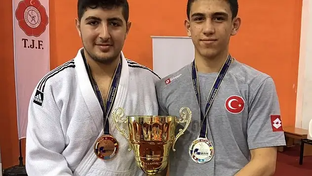 Judocular, madalyayla döndü