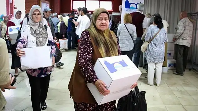 İHH'dan Bosnalı şehit ailelerine ramazan yardımı