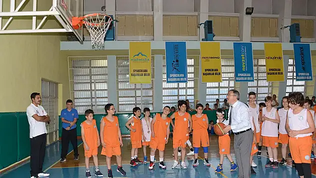 Rektörden şampiyonlara ziyaret