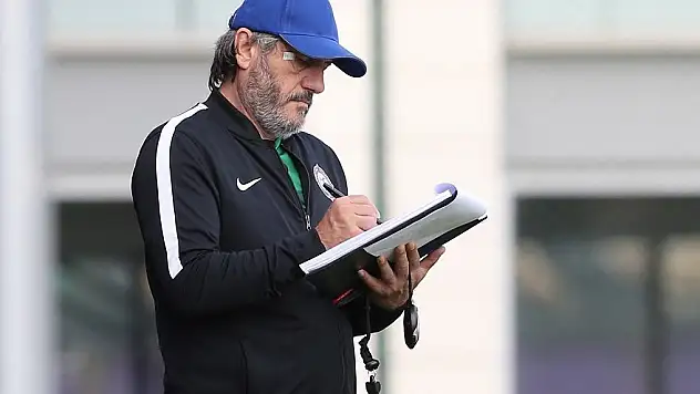 Reşit Akçay, kondisyoner arıyor