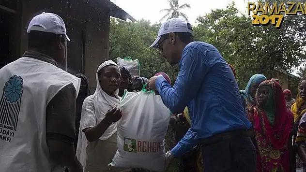 Tanzanya halkını ramazanda yalnız bırakmadılar