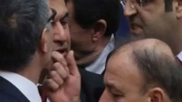 BDP'li ve MHP'li vekiller yumruklaştılar