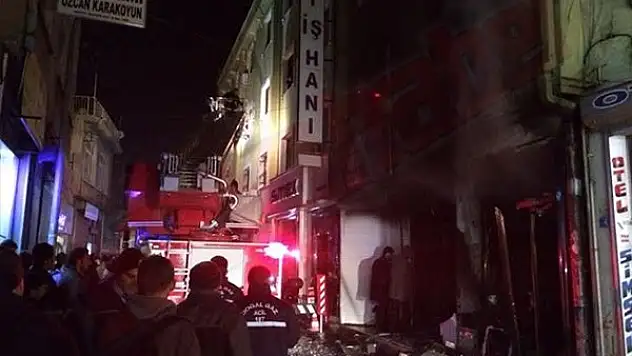 Konya'da Şehir Merkezinde Korkutan Yangın