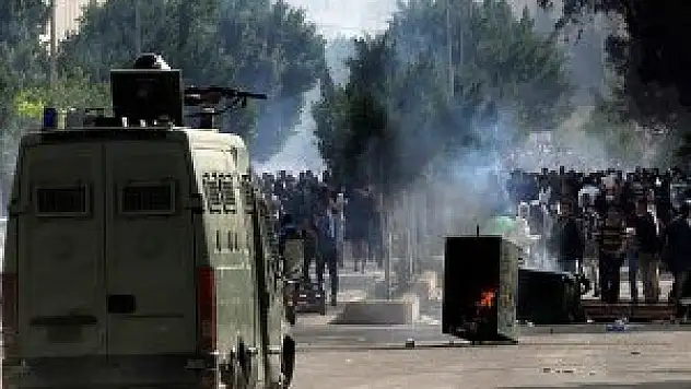 Mısır'daki gösterilerde 2 öğrenci öldü