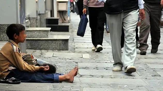 Sokaktaki 2 bin 500 çocuk eğitime kazandırıldı