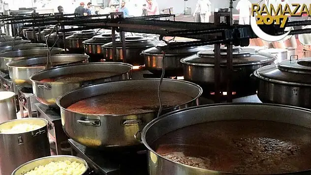 Suriyelilerin iftarlığı Türkiye'den