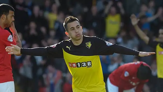 Cristian Battocchio ile dirsek temasında